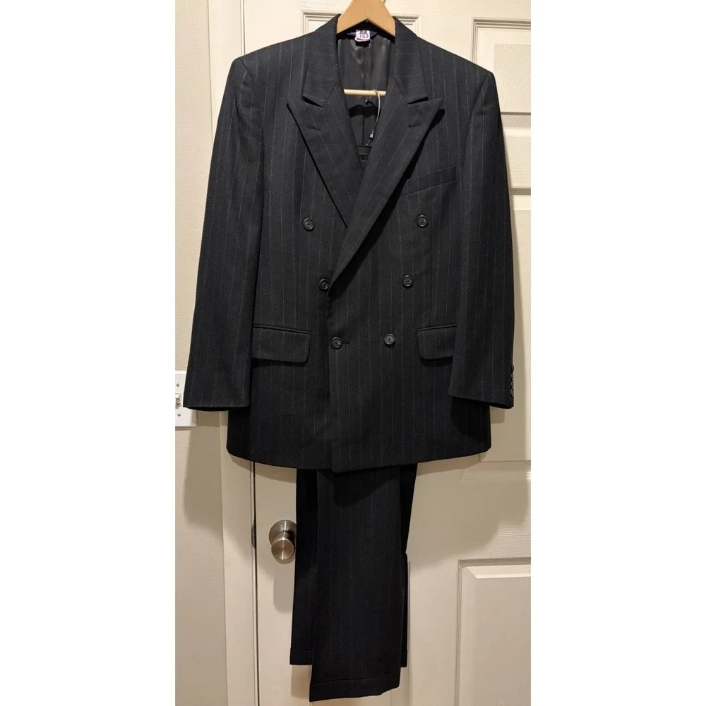 PRISTINE Vtg Burberrys Double Breasted Pinstripe Suit 42R 32x29 Pure Wool USA